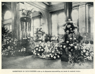 32858 Afbeelding van een deel van de geëxposeerde bloemen tijdens de nationale chrysantententoonstelling in de ...